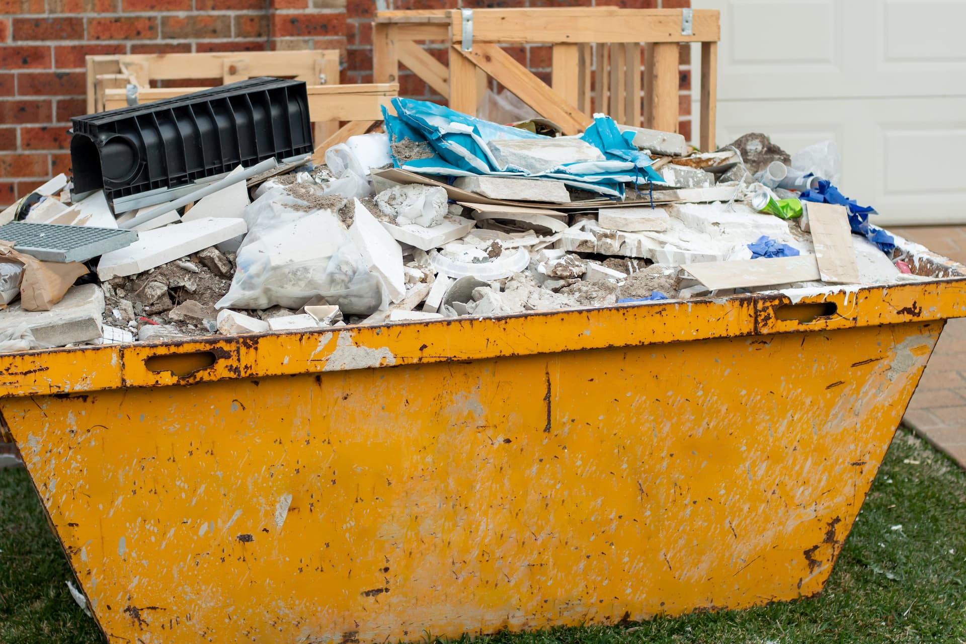 Full Yellow Skip